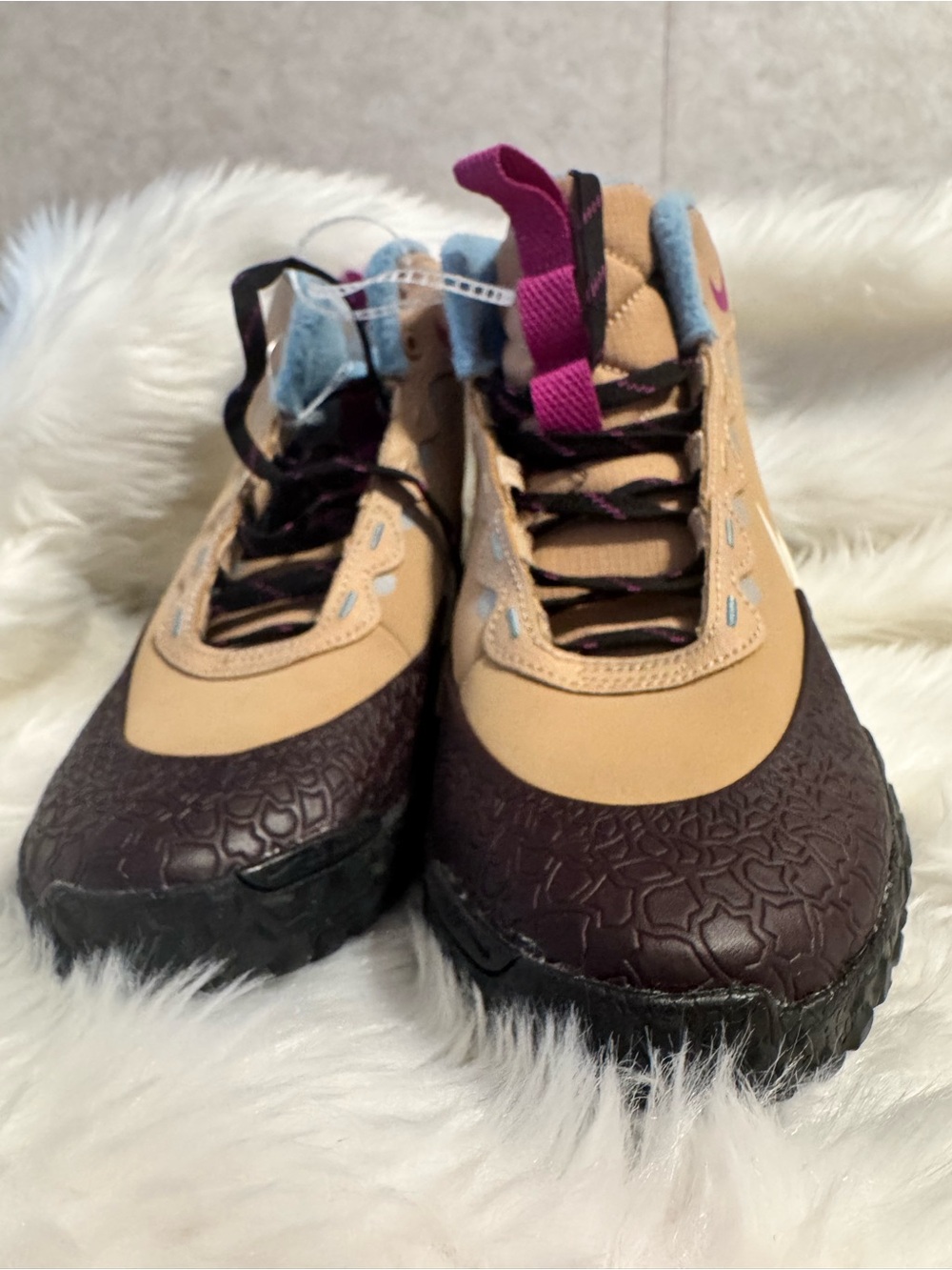 Nike Terrascout Hemp/Burgundy Ash/Denim Turquoise/Pale Ivory youth boots size 2